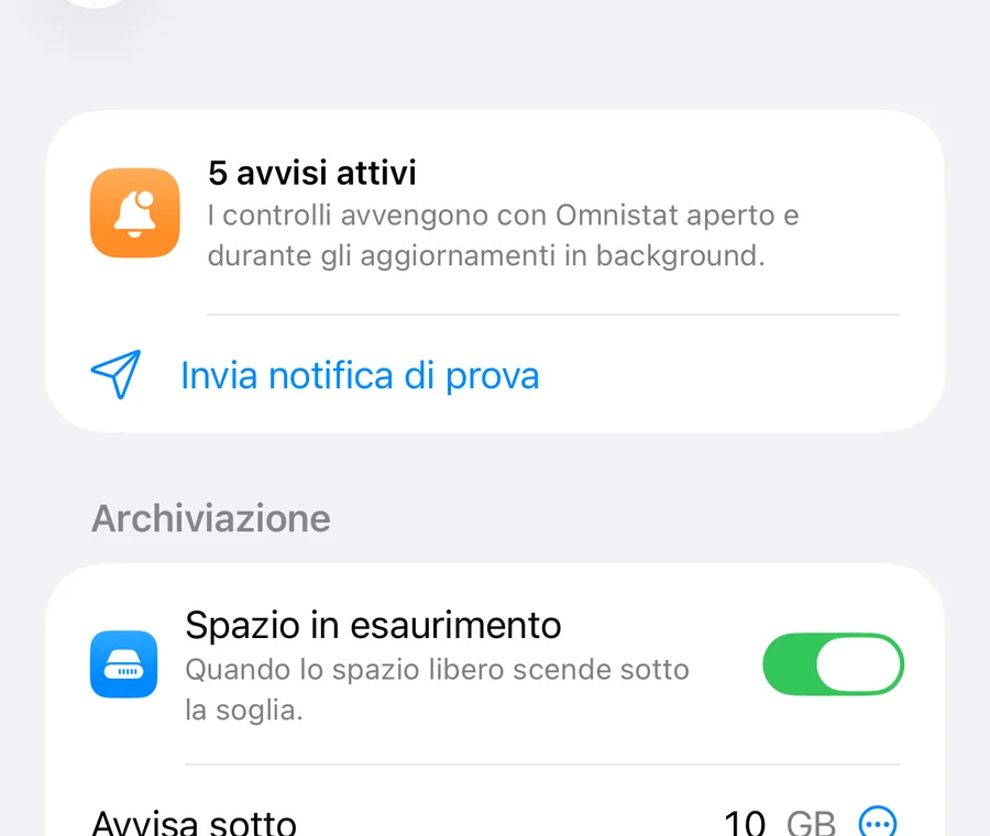 La schermata Avvisi con interruttori per spazio in esaurimento e piani dati, e le relative soglie.