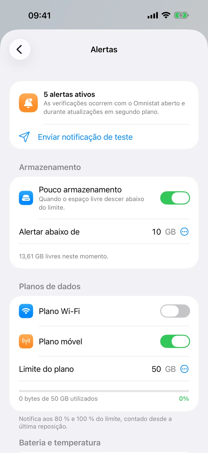O ecrã Alertas com interruptores para pouco espaço e planos de dados, e os respetivos limiares.
